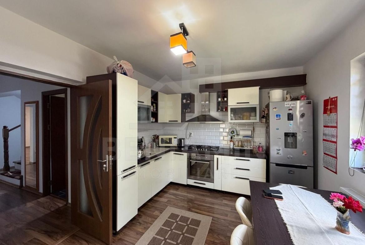 Casa moderna 5 Dormitoare 524mp teren Bariera Valcii -mobilata - foto 4