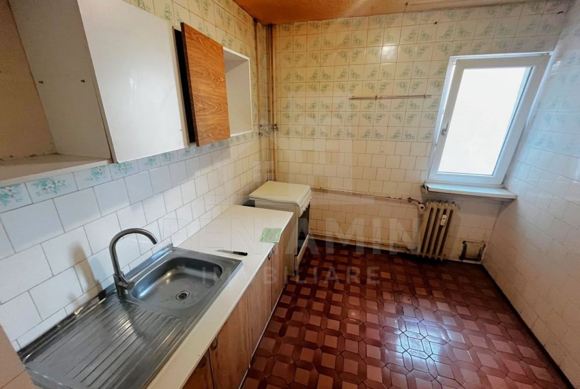 4 Camere-Calea Bucuresti-Rotonda-Spital Neuro-2 Bai-77mp-Liber - foto 5
