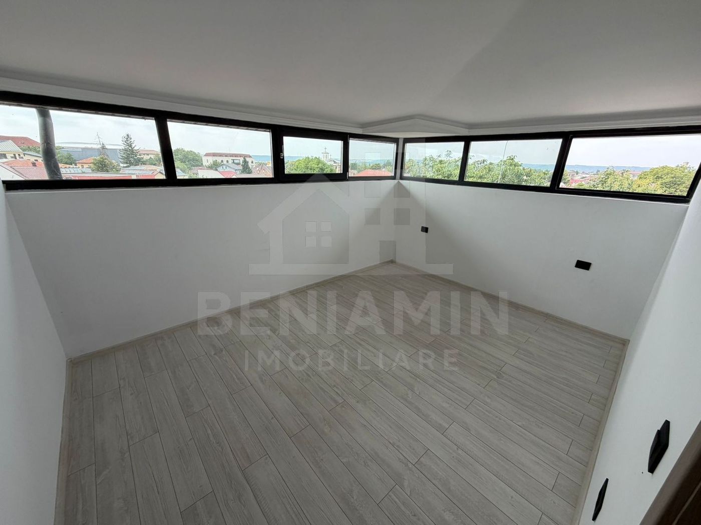 Apartament tip studio-Bloc nou-Incalzire in pardoseala-etaj 3-liber - foto 3