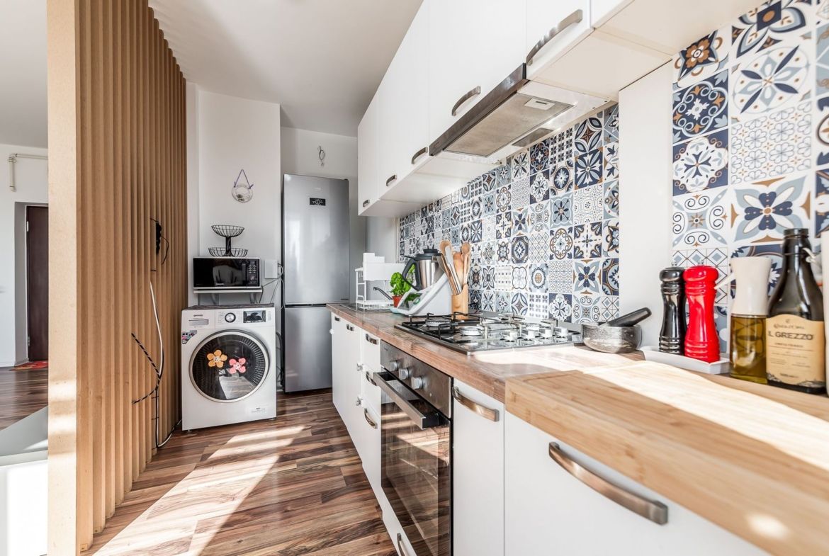 2 camere în blocul Urbanna: Orientare spre răsărit și confort complet - foto 5