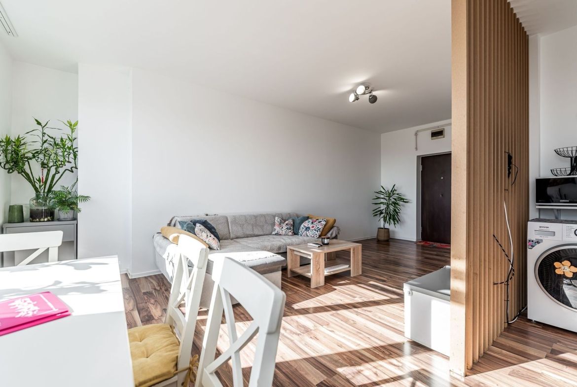 2 camere în blocul Urbanna: Orientare spre răsărit și confort complet - foto 7