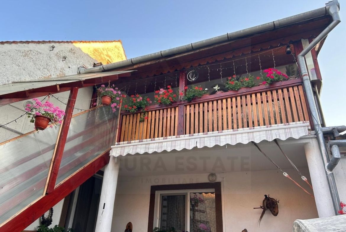 Casa 3 camere 73,73 mp parter 2 pivnite si magazie centru Cisnadie - foto 2