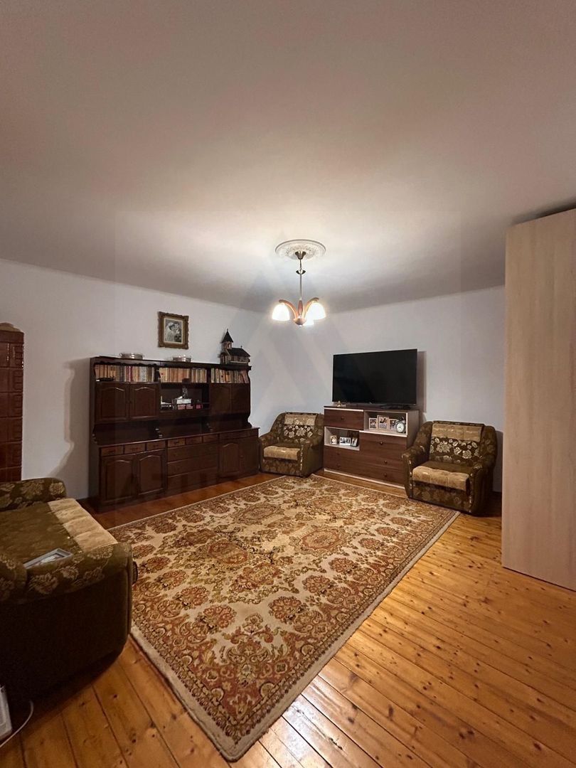 Casa 3 camere 73,73 mp parter 2 pivnite si magazie centru Cisnadie - foto 4