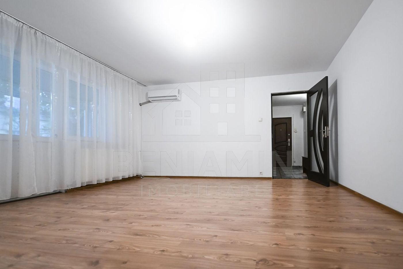 Apartament 2 camere-Rovine-parter-centrala proprie-54mp - Imagine principala