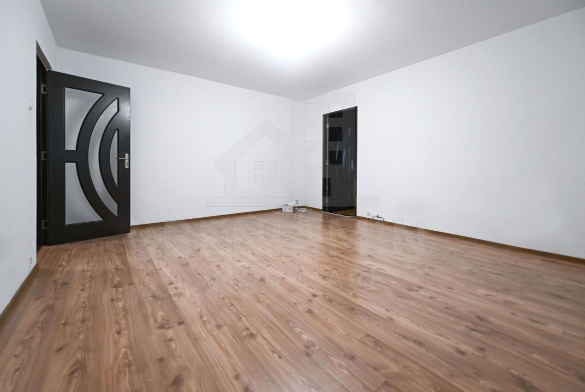 Apartament 2 camere-Rovine-parter-centrala proprie-54mp - foto 2