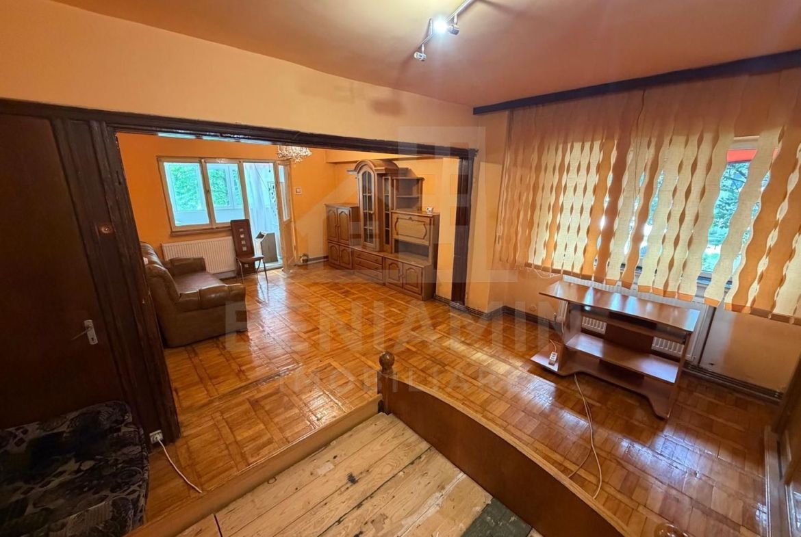 Apartament 3 camere decomandat cu 2 bai - Lapus - - foto 2