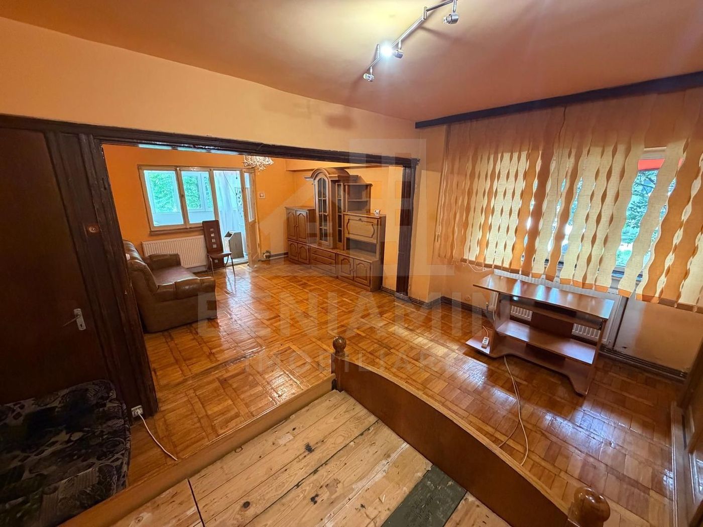 Apartament 3 camere decomandat cu 2 bai - Lapus - - foto 2