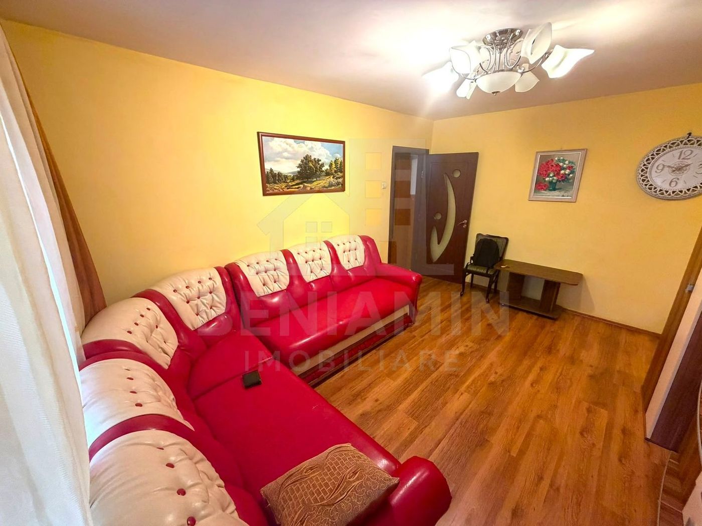 Apartament cu 3 camere - Craiovita Noua - etaj intermediar - foto 2