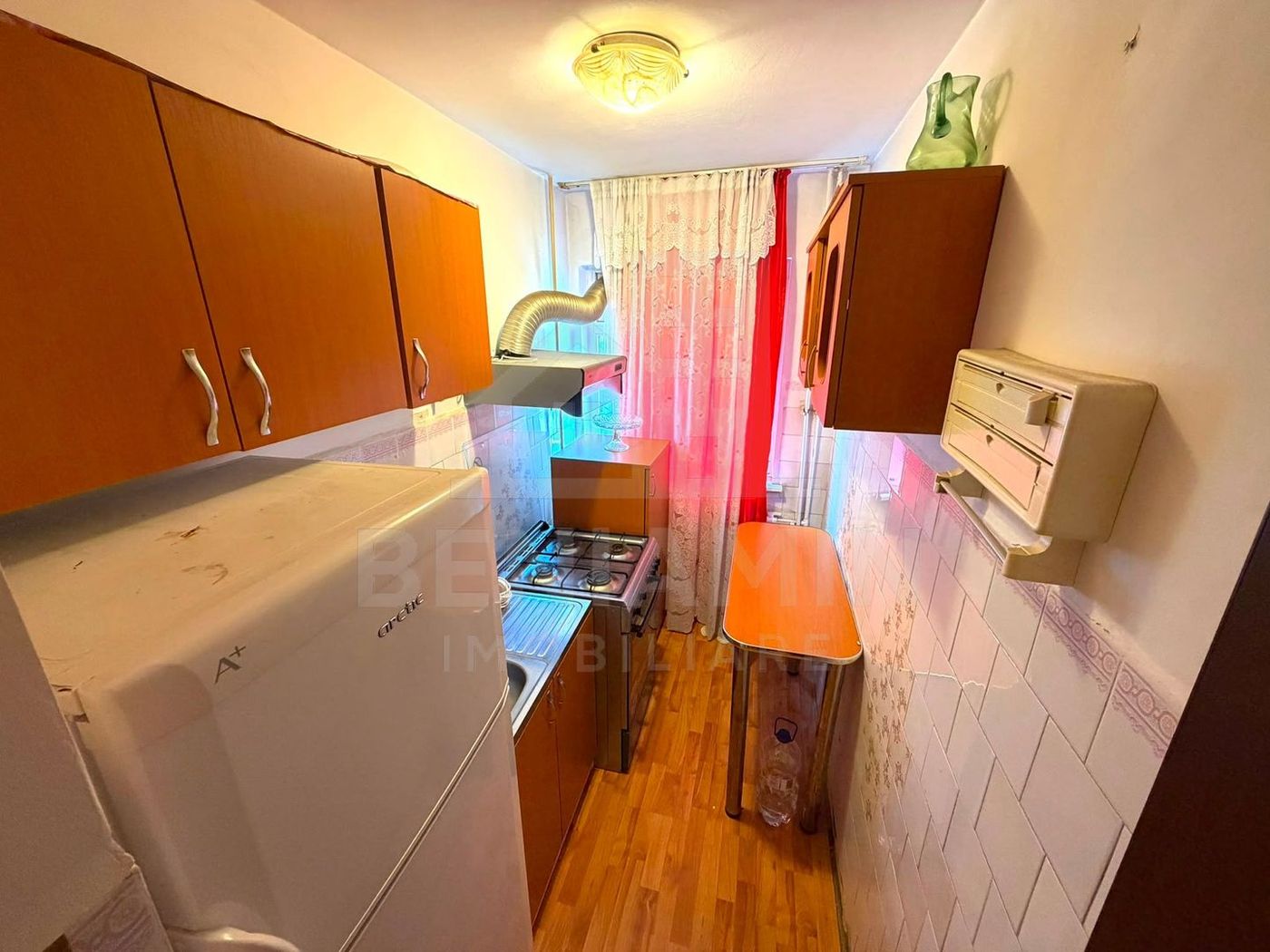 Apartament cu 3 camere - Craiovita Noua - etaj intermediar - foto 3