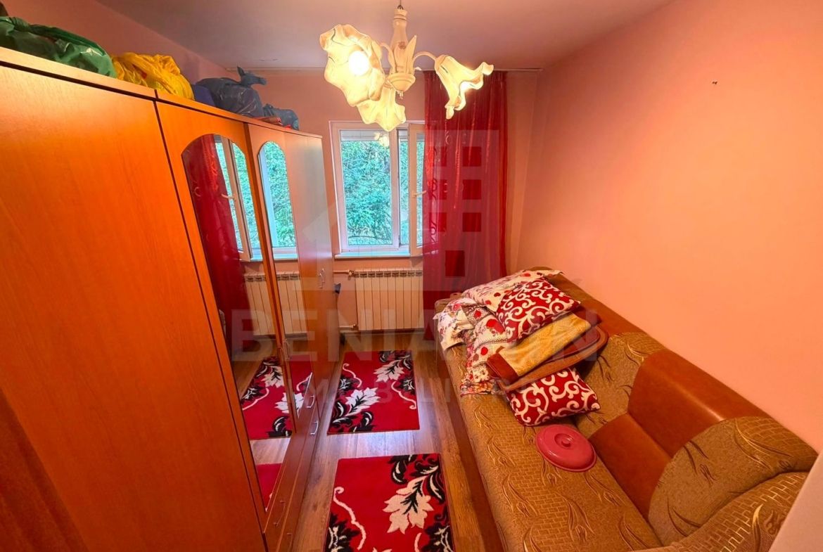 Apartament cu 3 camere - Craiovita Noua - etaj intermediar - foto 4