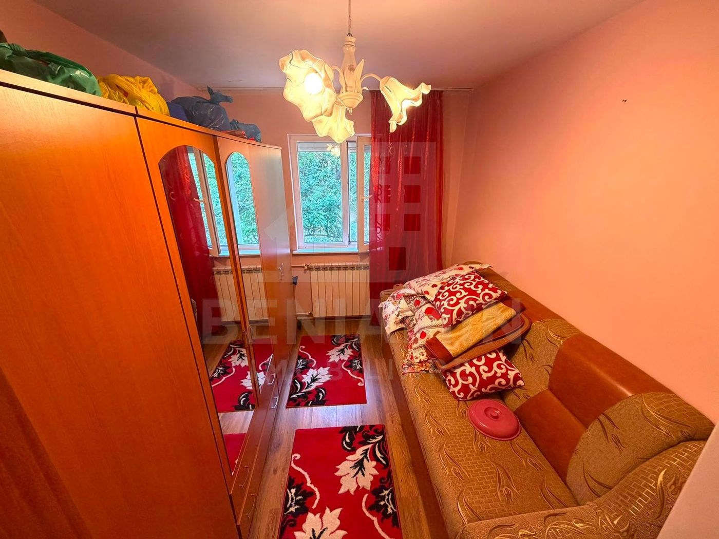 Apartament cu 3 camere - Craiovita Noua - etaj intermediar - foto 4