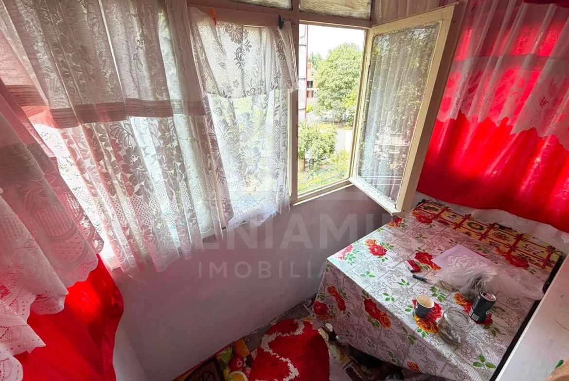 Apartament cu 3 camere - Craiovita Noua - etaj intermediar - foto 6