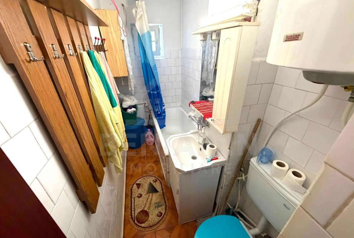 Apartament cu 3 camere - Craiovita Noua - etaj intermediar - foto 7