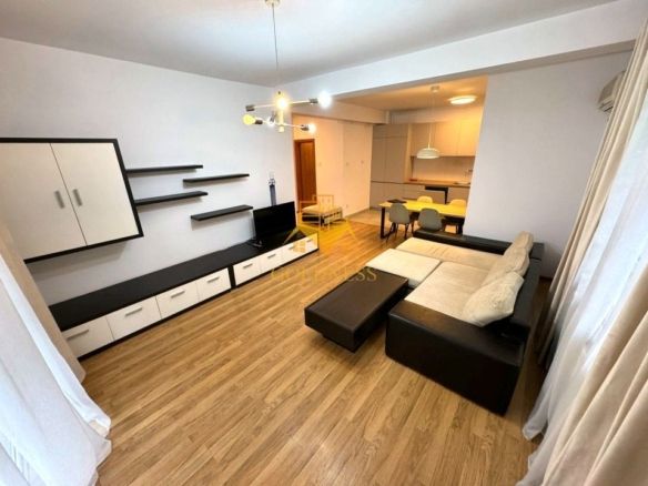 2 camere, Andrei Muresanu, Grand Hotel Italia, Trifoiului, Parcare - Imagine principala