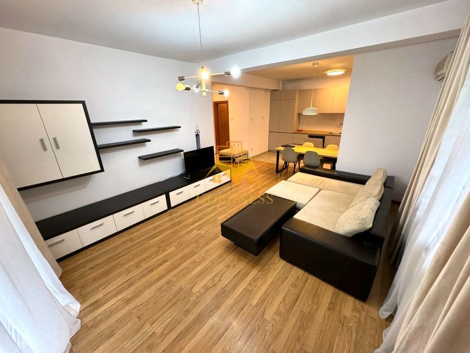 2 camere, Andrei Muresanu, Grand Hotel Italia, Trifoiului, Parcare - Imagine principala