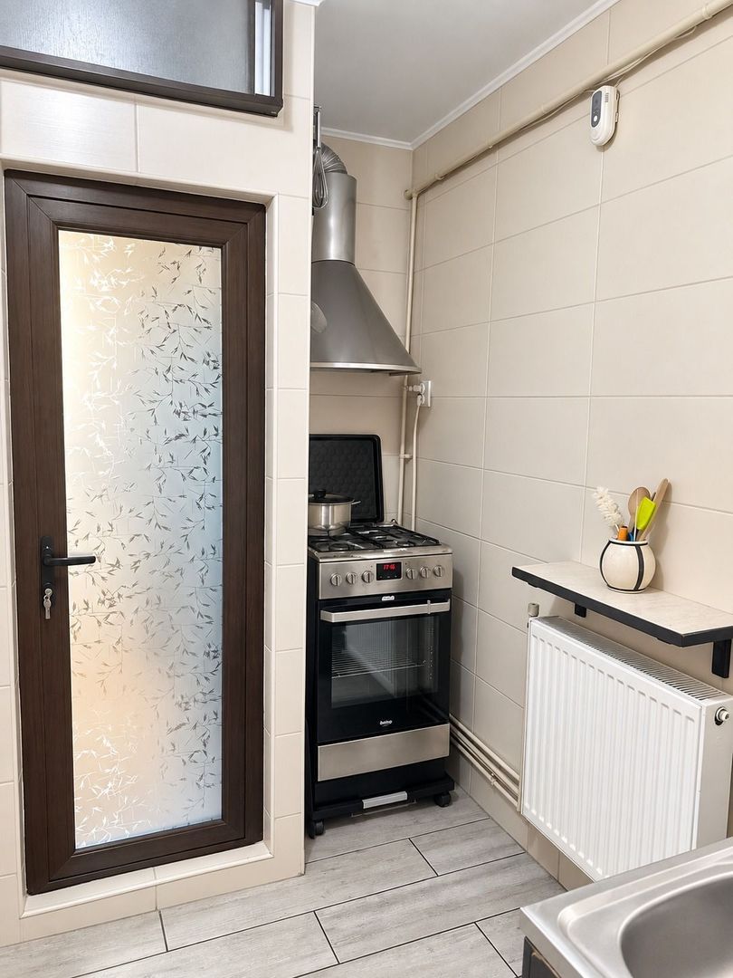 De vanzare apartament cu 2 camere, Siderurgistilor Vest, et. 4, 68.000 euro - foto 2