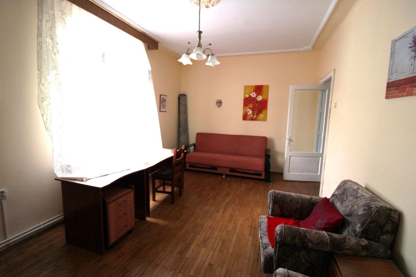 De inchiriat apartament cu 2 camere Gradina Publica et. 4, 300 euro - Imagine principala