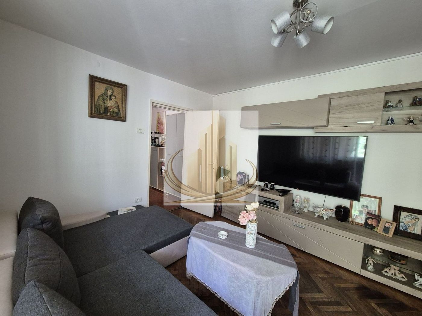 Apartament 3 camere, 63 mp, etaj 1, balcon și boxă – Zona Circumvalati - foto 2 Apartament 3 camere, 63 mp, etaj 1, balcon și boxă – Zona Circumvalati - foto 2