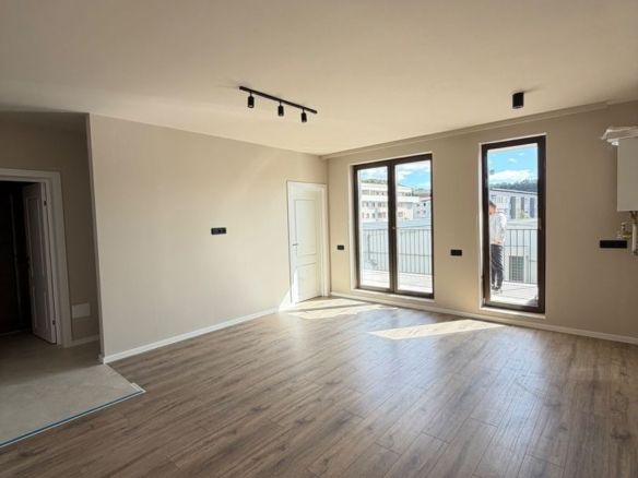 Apartament 2 camere, terasa, etaj intermediar, garaj, Eroilor - Imagine principala