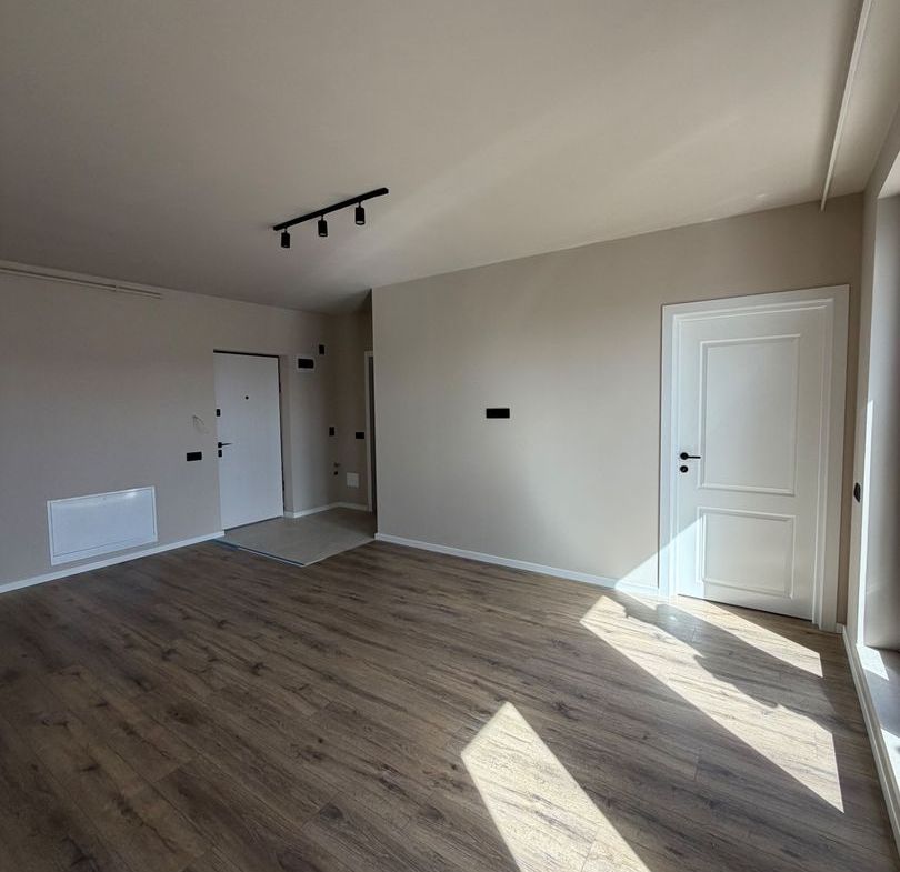 Apartament 2 camere, terasa, etaj intermediar, garaj, Eroilor - foto 3