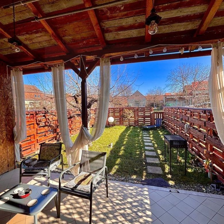 Casa premium 3 camere curte privata 120 mp utili parcare Gusterita - Imagine principala