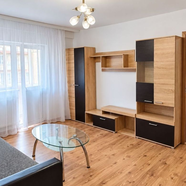 Apartament renovat cu 2 camere și balcon – zona Lugojului - Imagine principala