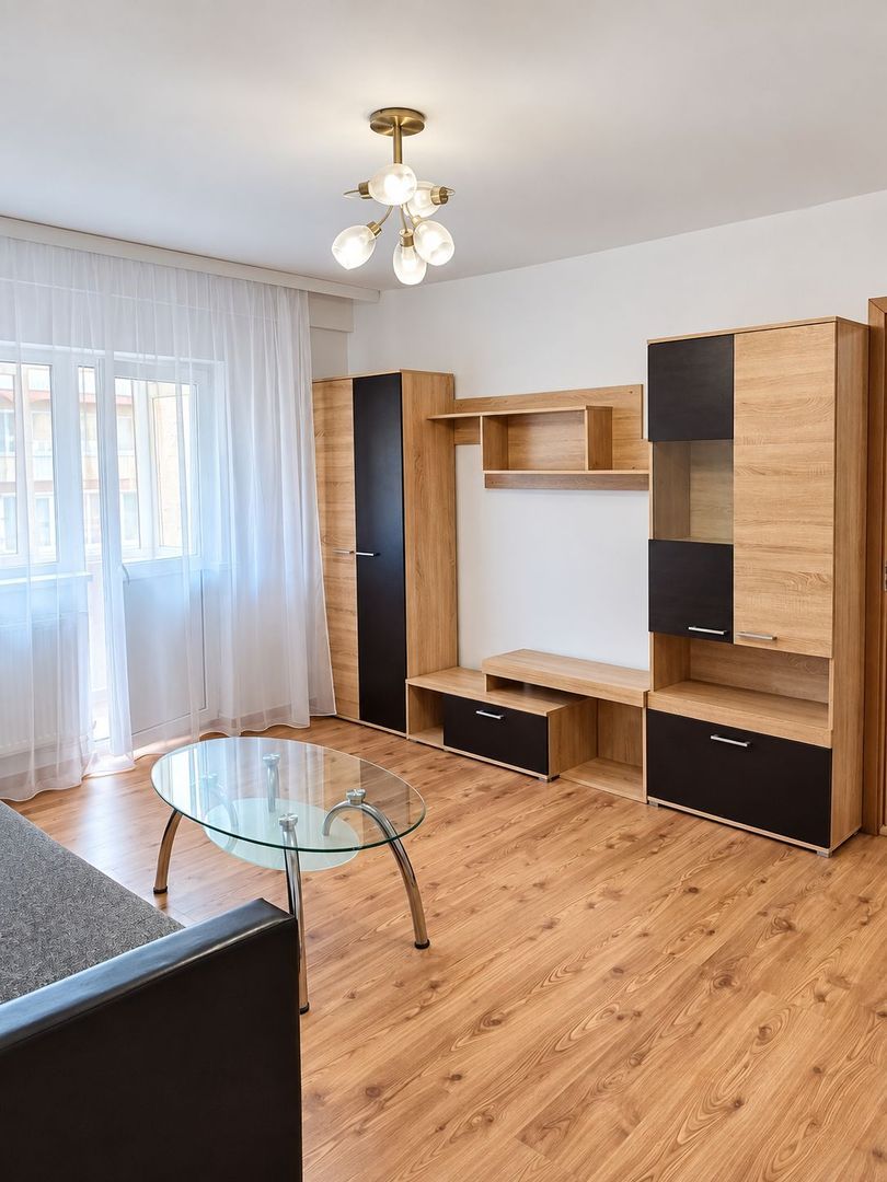Apartament renovat cu 2 camere și balcon – zona Lugojului - Imagine principala