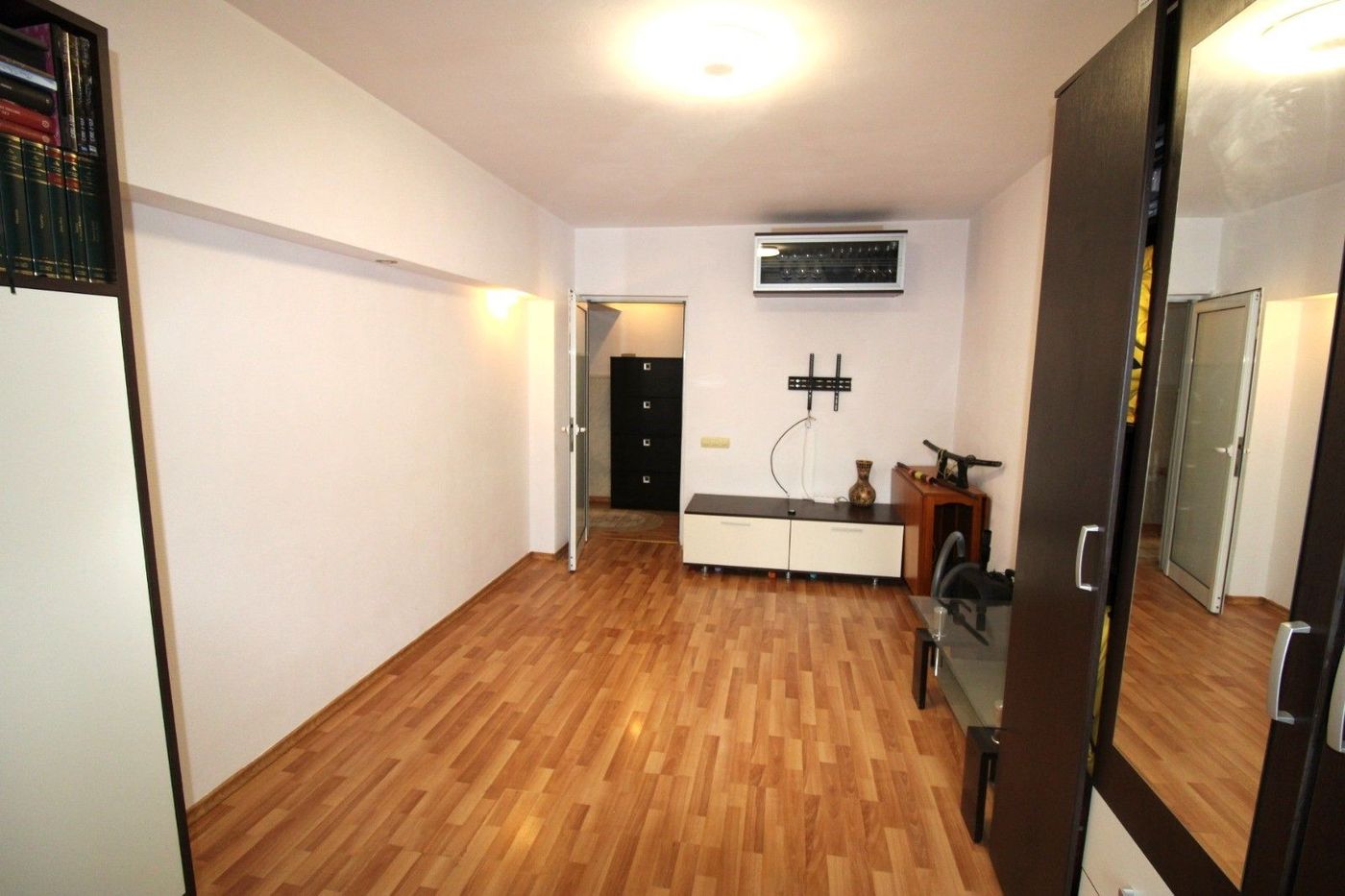 De inchiriat apartament cu 2 camere Micro 14 Masnita et. 2, 360 euro - foto 6