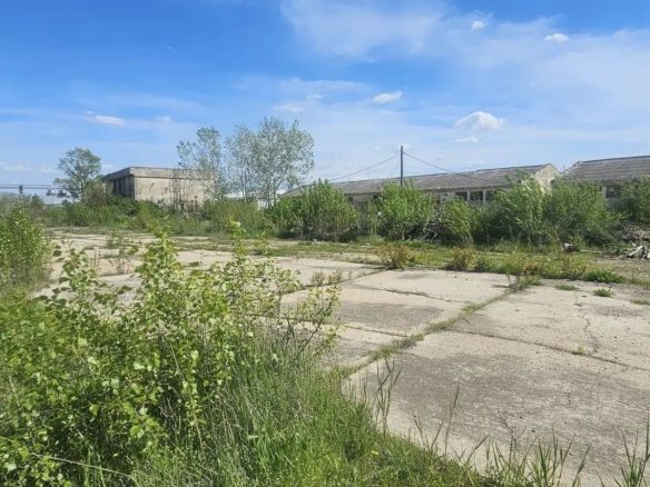 De vanzare - teren intravilan 2.077 mp - zona industriala - str. Macului - Imagine principala
