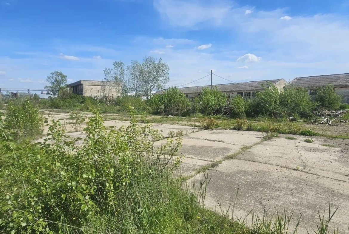 DE ÎNCHIRIAT – TEREN INTRAVILAN 2.077 MP - ZONA INDUSTRIALA - STR. MACULUI - foto 2