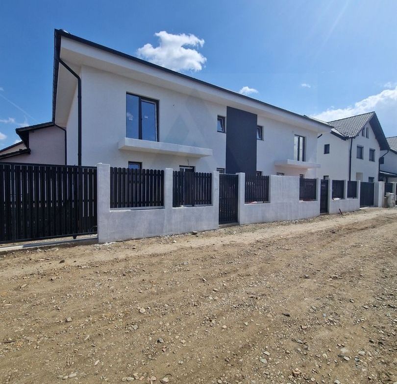 Casa tip duplex 125 mp utili 4 camere curte libera 138 mp in Selimbar - foto 3