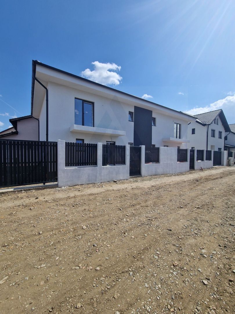 Casa tip duplex 125 mp utili 4 camere curte libera 138 mp in Selimbar - foto 3