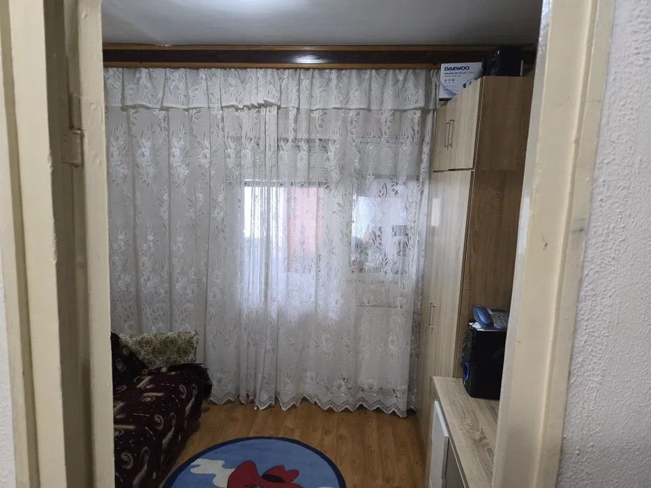 De vanzare apartament cu 2 camere, Micro 14, etaj 3, 69.000 euro - foto 4