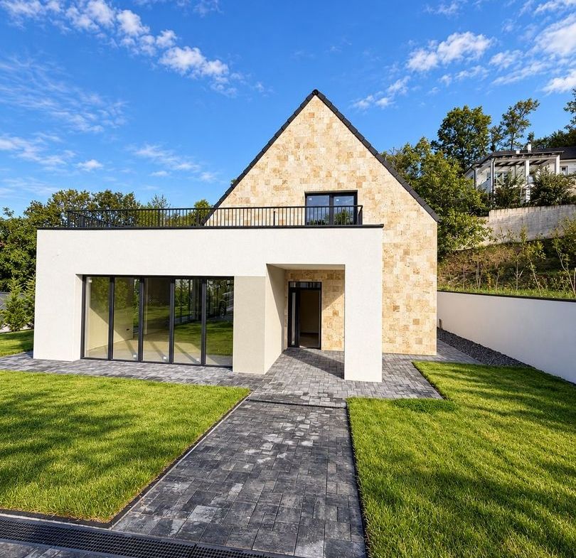 Casa individuala 6 camere, 5 bai, terasa la etaj, curte, P+ET+POD - foto 2