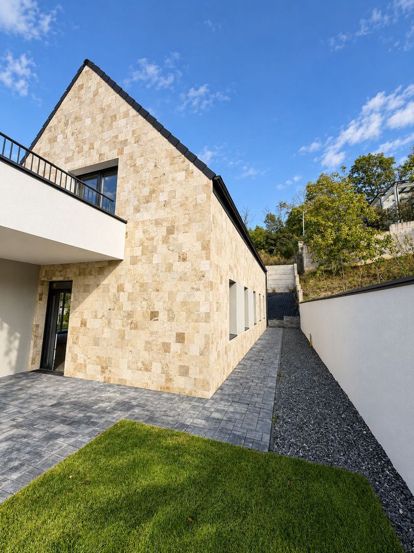 Casa individuala 6 camere, 5 bai, terasa la etaj, curte, P+ET+POD - foto 4