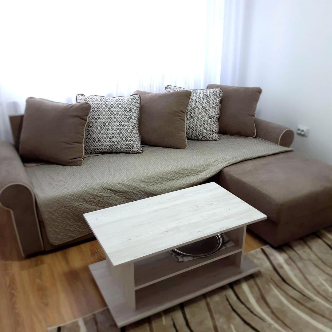 De inchiriat apartament cu 2 camere Micro 19, etaj 1, 350 euro - Imagine principala