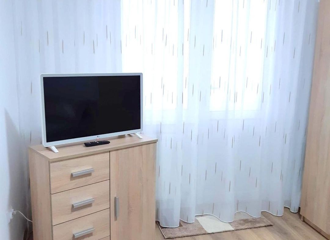 De inchiriat apartament cu 2 camere Micro 19, etaj 1, 350 euro - foto 2