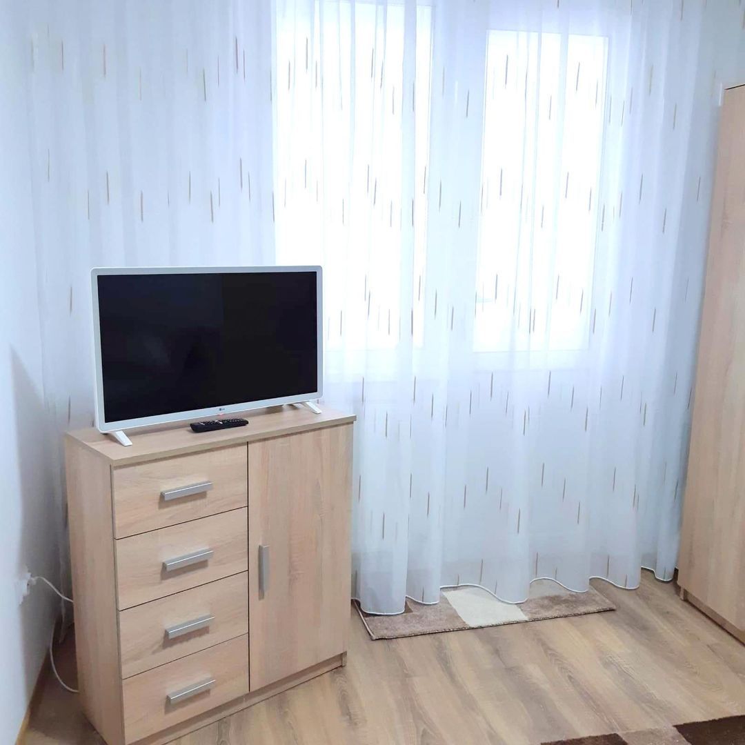 De inchiriat apartament cu 2 camere Micro 19, etaj 1, 350 euro - foto 2