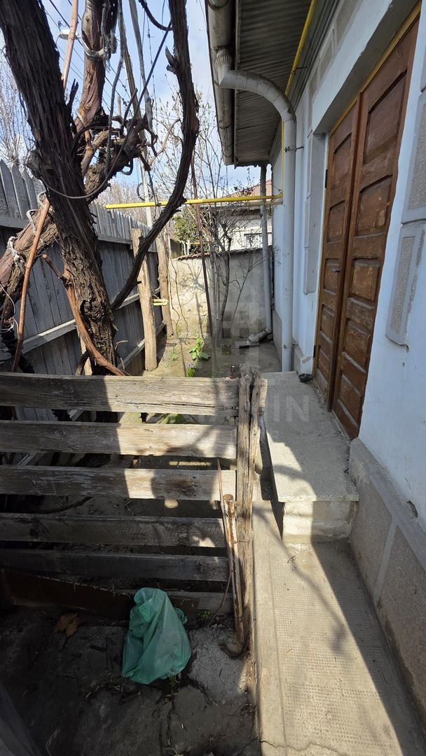 Casa in oras zona Promenada strada Raului 257mp utilitati - foto 2