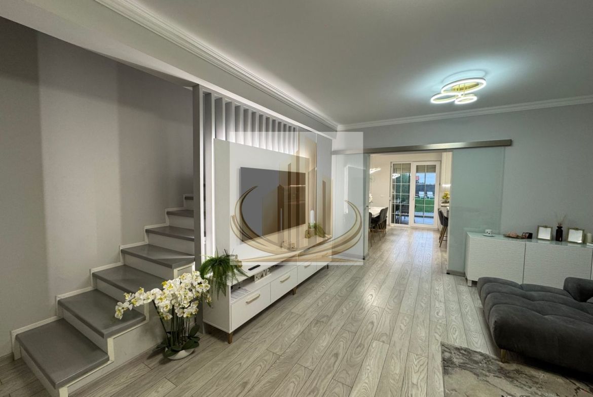 Casa in stil mediteranean, ultrafinisată 5 camere, 3 bai + curte. - foto 3
