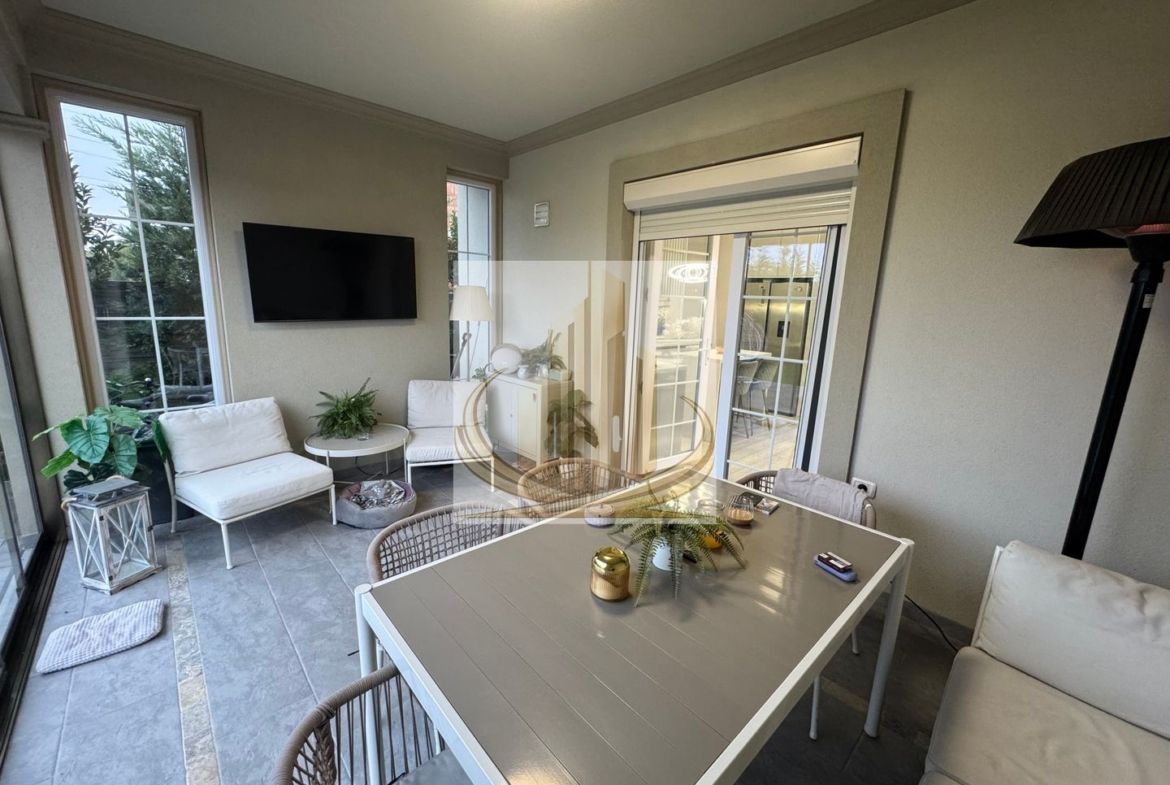 Casa in stil mediteranean, ultrafinisată 5 camere, 3 bai + curte. - foto 4
