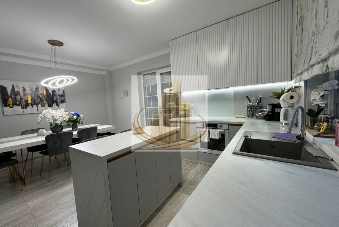 Casa in stil mediteranean, ultrafinisată 5 camere, 3 bai + curte. - foto 5
