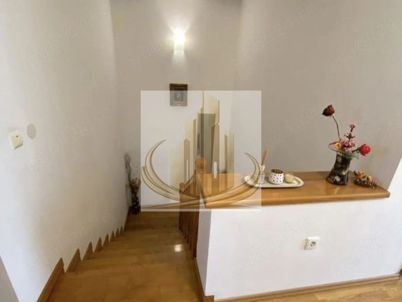 Duplex Ghiroda | 5 camere | 150 mp + 325 mp teren | Posibil 2 unități - Imagine principala
