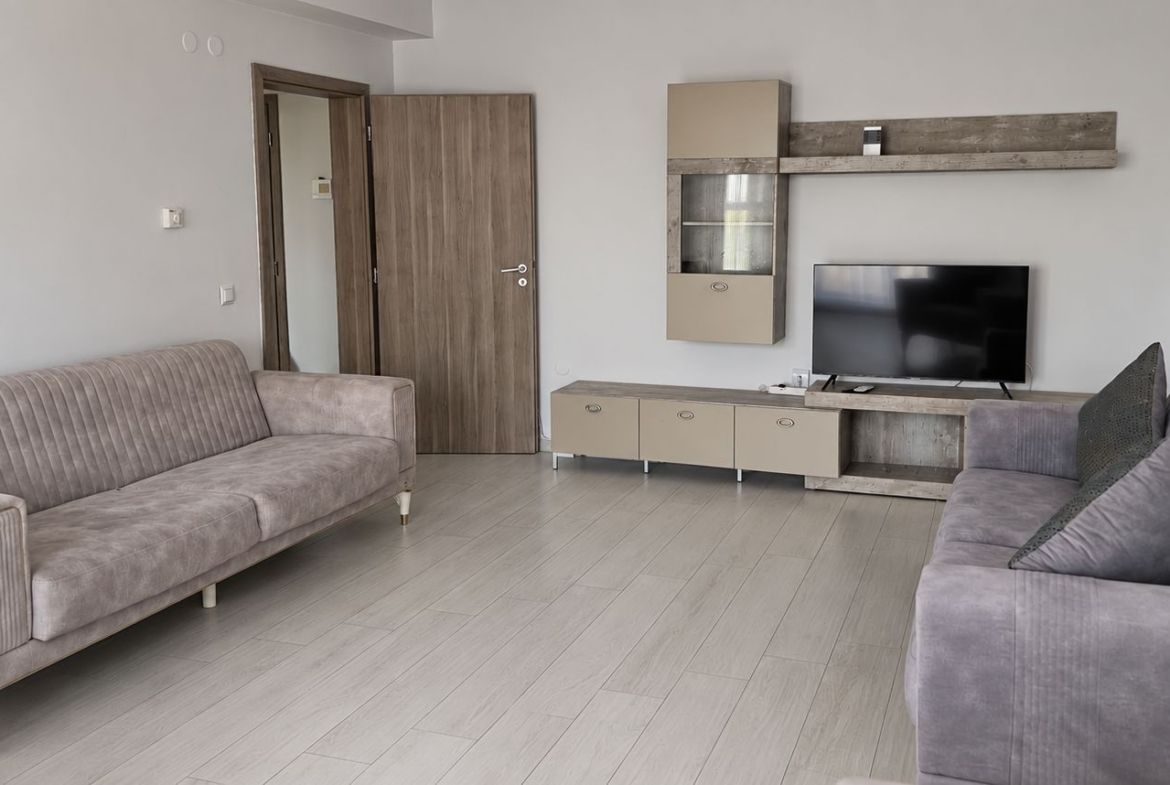 Apartament cu 3 camere - str. Domneasca, ultracentral, bloc nou - 700 euro - foto 2
