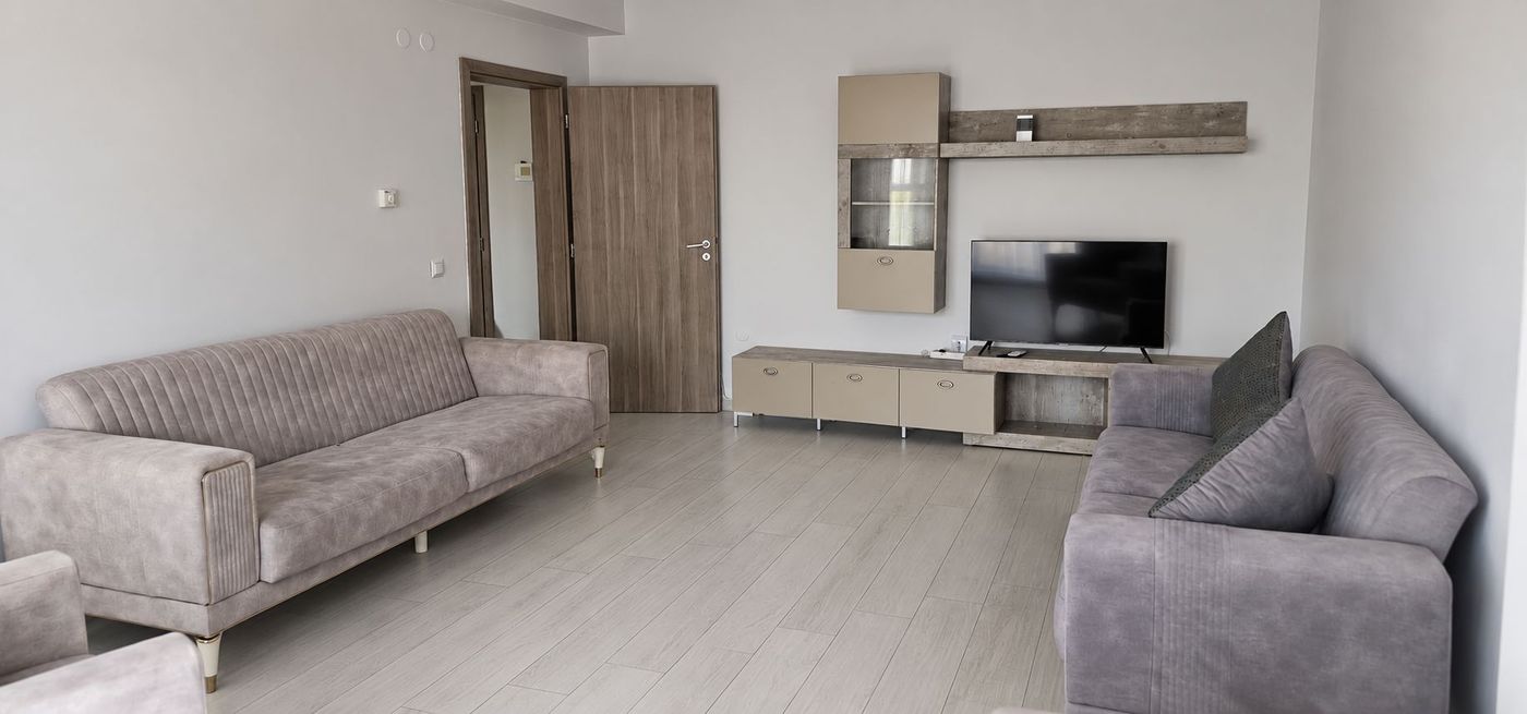 Apartament cu 3 camere - str. Domneasca, ultracentral, bloc nou - 700 euro - foto 2