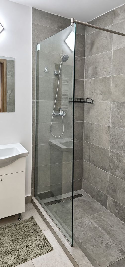 Apartament cu 3 camere - str. Domneasca, ultracentral, bloc nou - 700 euro - foto 4
