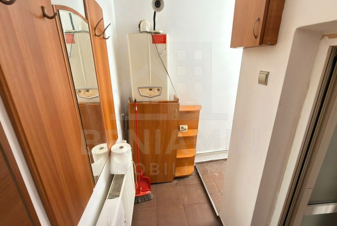 Casa P+1 - toate utilitatiile - centrala - renovata 2010 - Rovine - foto 6