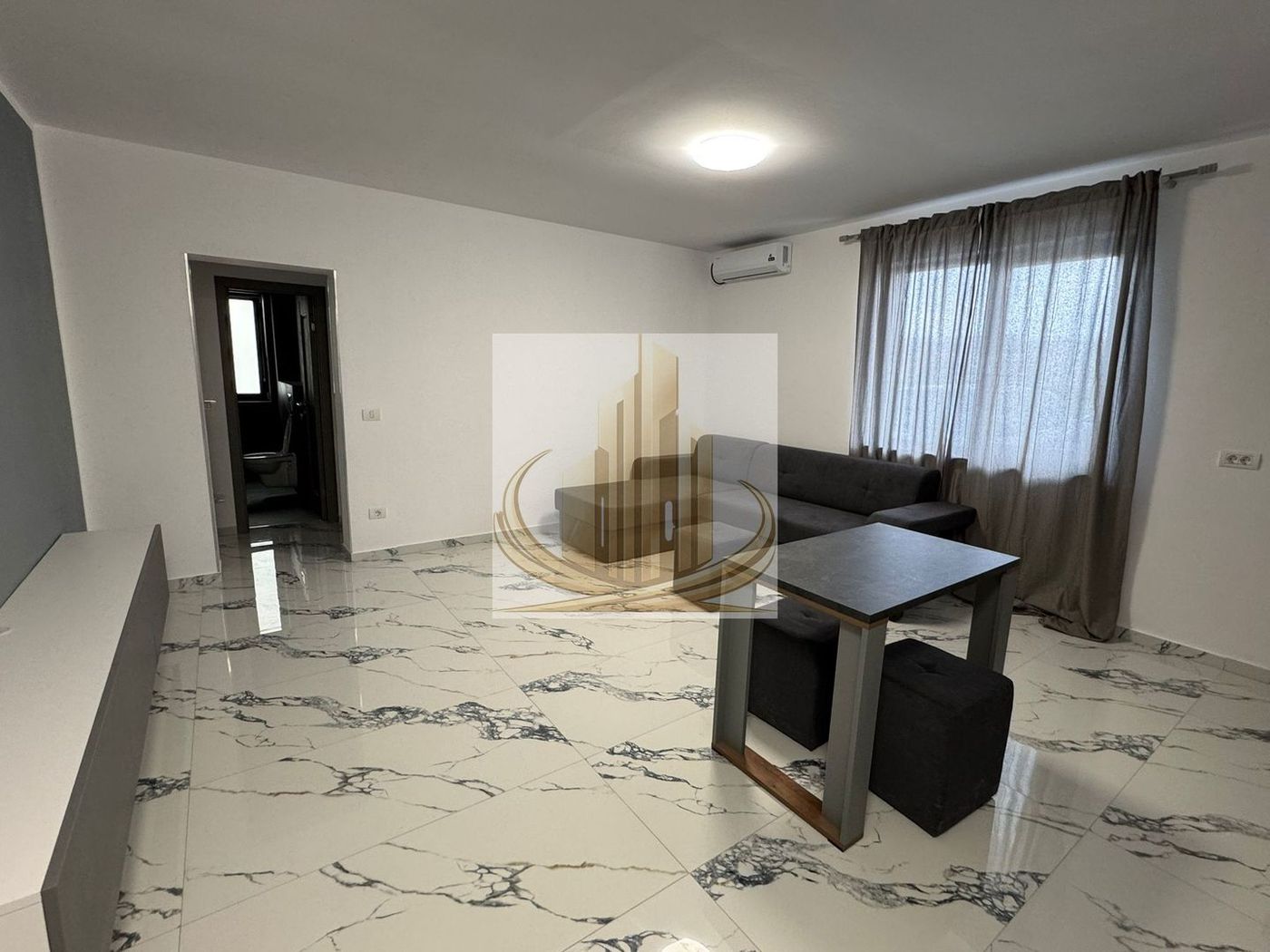 Oportunitate de investitie, se vinde cu chirias. Complet mobilat. - foto 3