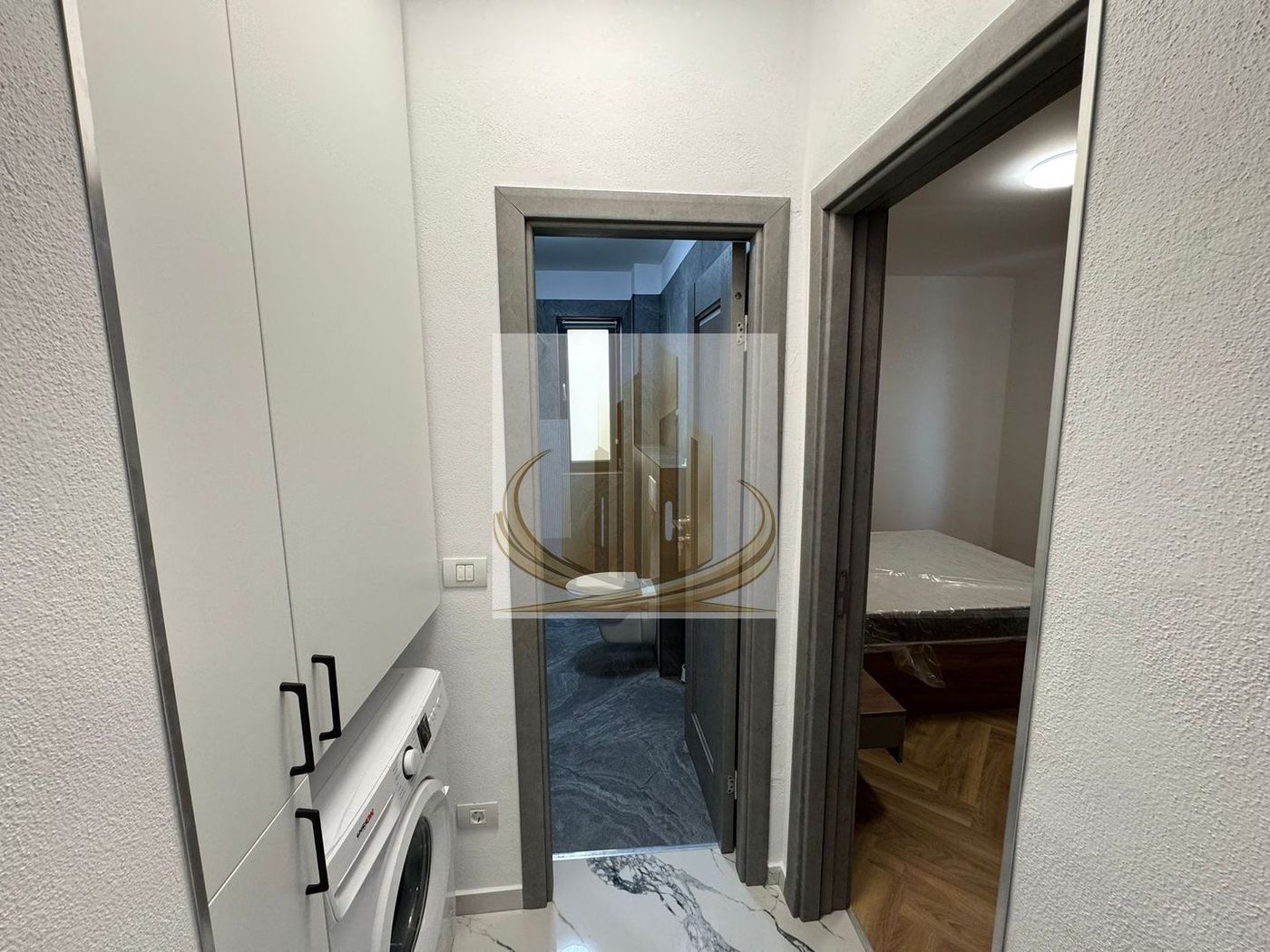Oportunitate de investitie, se vinde cu chirias. Complet mobilat. - foto 7