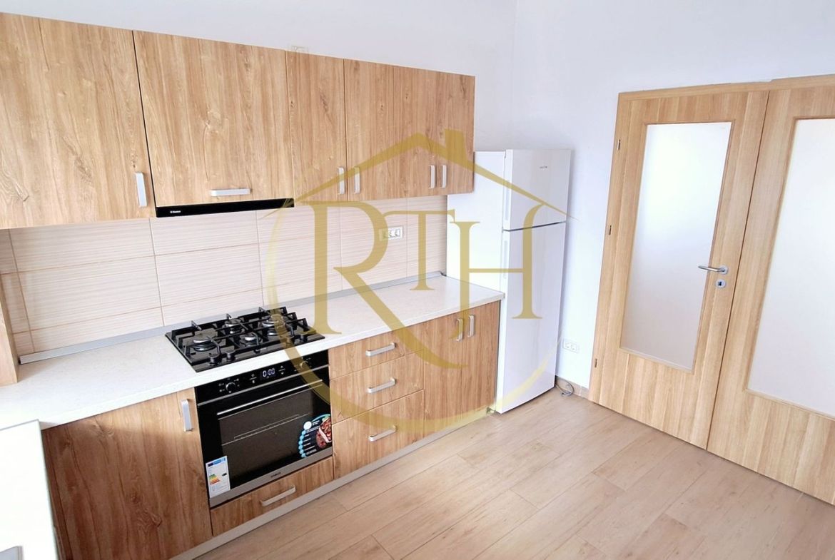 Oferim spre inchiriere casa cu 4 camere,Nemobilata in Dumbravita,aproape de Lidl - foto 6